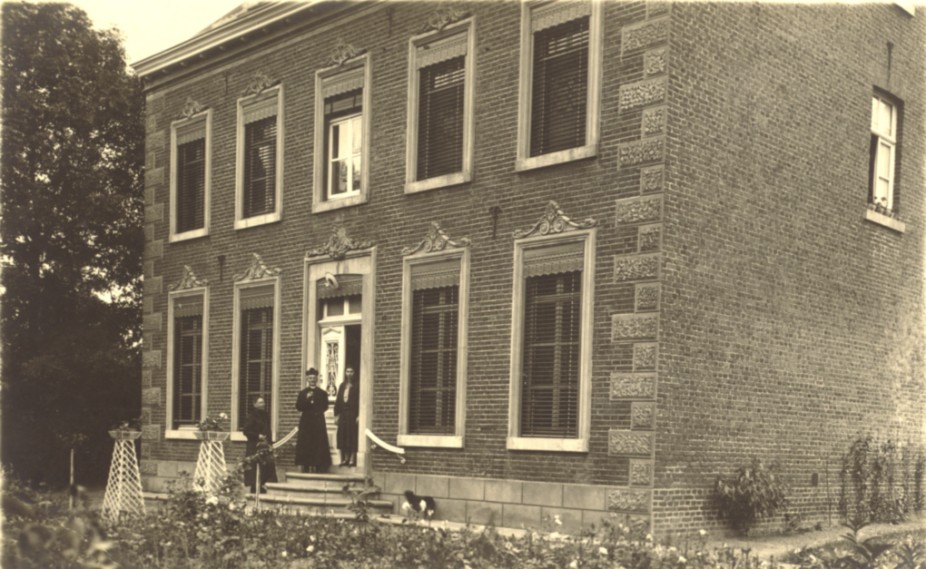 0978 herenhuis met r.-k..jpg