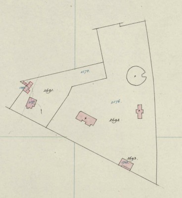 Situatie in 1892. E 2691 is voorloper van Soestdijkerstraatweg 11. De tekening beslaat een groot gebied, tot aan de huidige Oosterspoorbaan (rechts). De bebouwing staat ver uit elkaar.