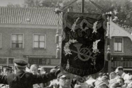 Vaandel-Scherpenzeel-1.jpg