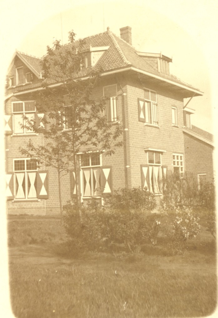1883.jpg