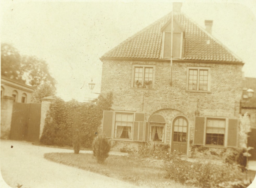 1884.jpg