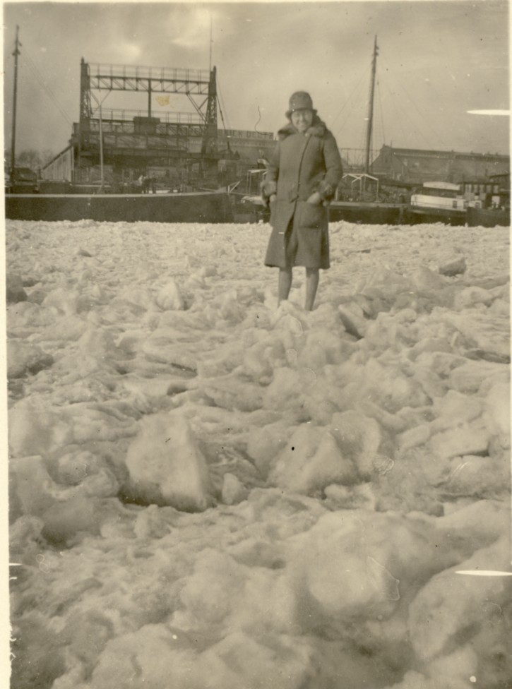1889.jpg