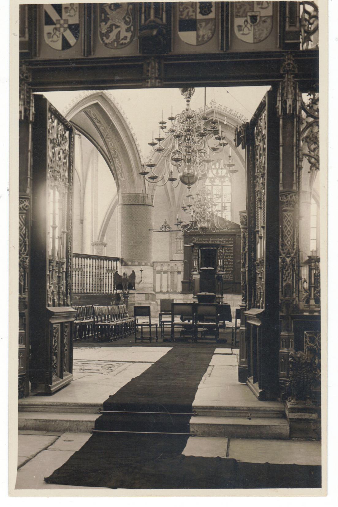 Kerk, interieur, wrschlk Nederland.jpg