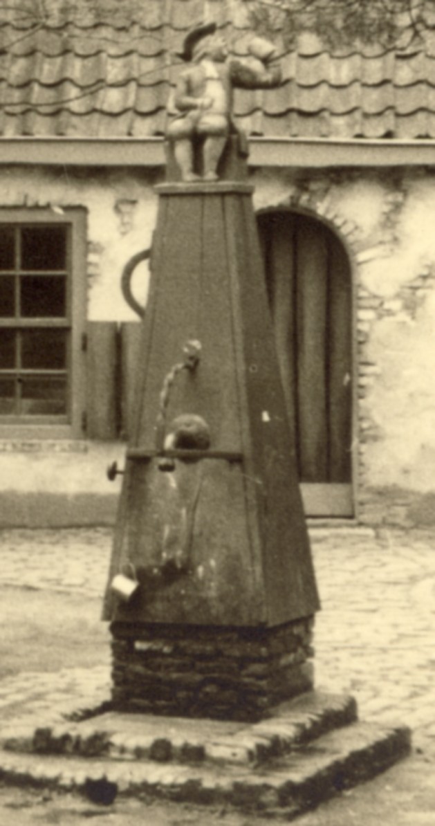 1942a.jpg