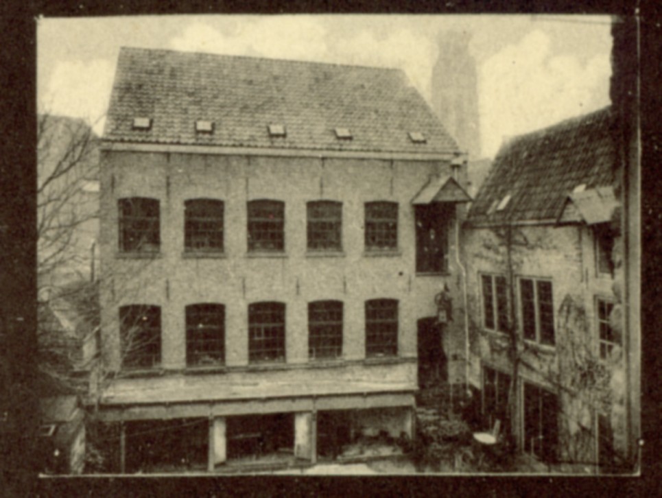 1976a.jpg