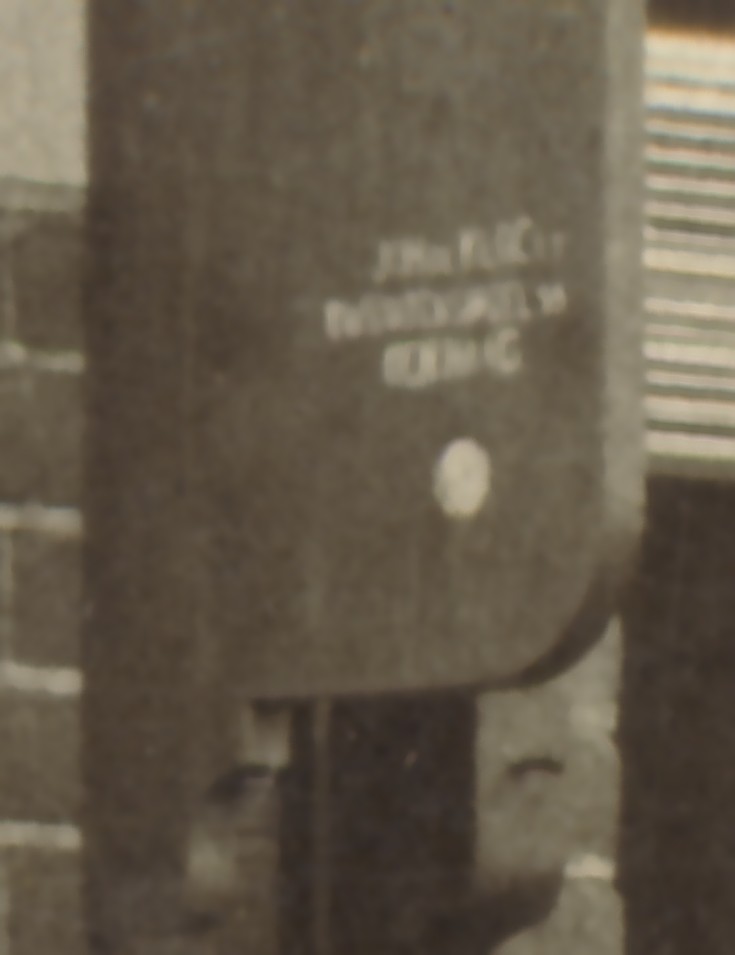2235c.jpg